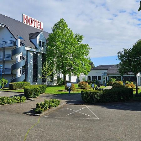 Hotel Restaurant La Tour Romaine - Haguenau - Strasbourg Nord Schweighouse-sur-Moder Екстериор снимка