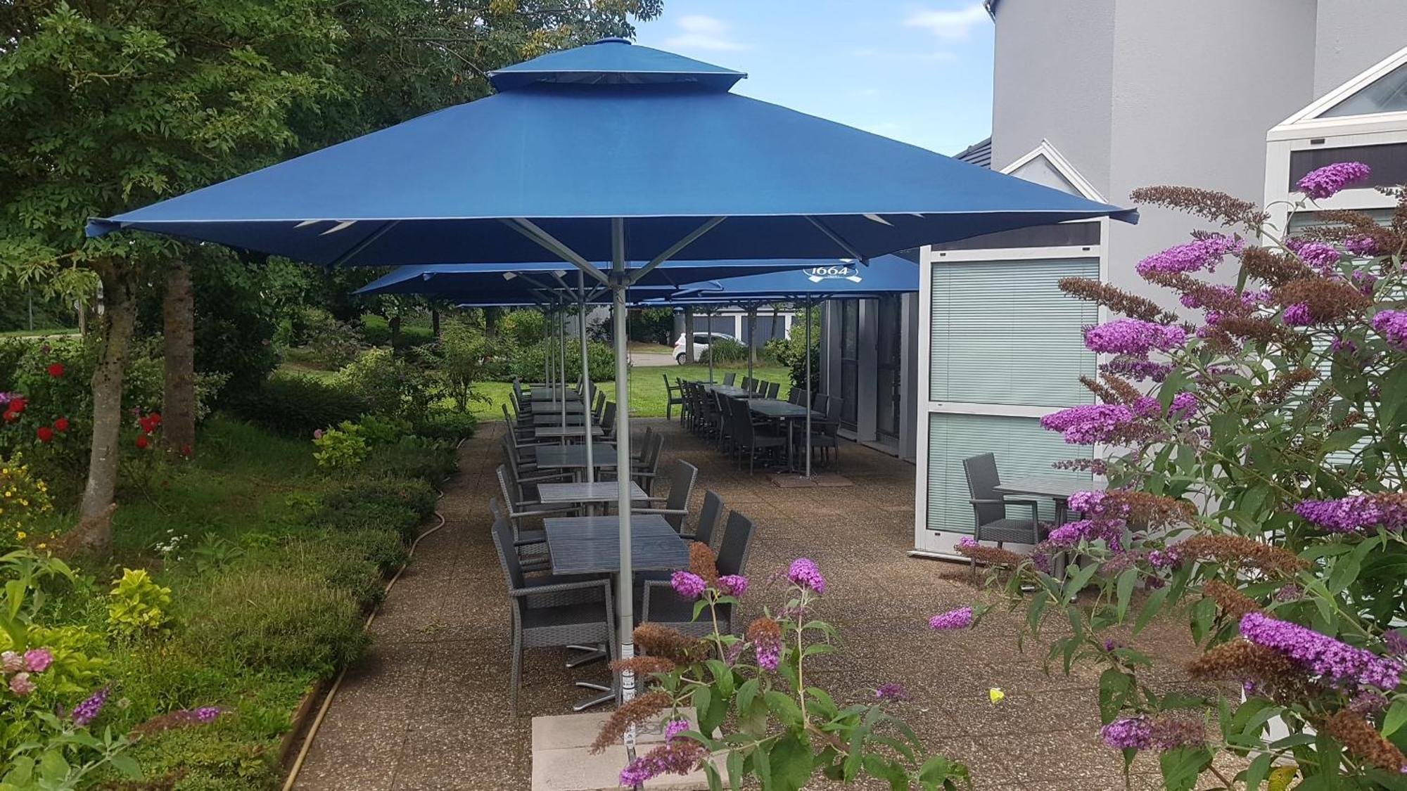 Hotel Restaurant La Tour Romaine - Haguenau - Strasbourg Nord Schweighouse-sur-Moder Екстериор снимка